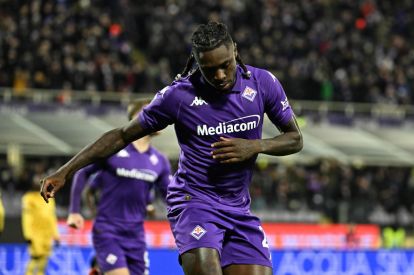 epa11791288 Fiorentina's foward Moise Kean celebrates after scoring the 1-0 goal during the Italian Serie A soccer match ACF Fiorentina vs Udinese Calcio at Artemio Franchi Stadium in Florence, Italy, 23 December 2024. EPA-EFE/CLAUDIO GIOVANNINI