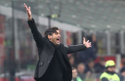 MILAN, ITALY - DECEMBER 15: Paulo Fonseca, Head Coach of AC Milan, reacts during the Serie A match between AC Milan and Genoa at Stadio Giuseppe Meazza on December 15, 2024 in Milan, Italy. (Photo by Marco Luzzani/Getty Images)