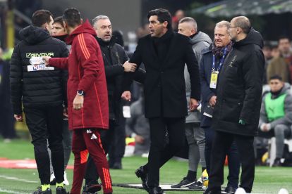 MILAN, ITALY - DECEMBER 29: Paulo Fonseca, Head Coach of AC Milan, reacts after he is shown a red card during the Serie A match between AC Milan and AS Roma at Stadio Giuseppe Meazza on December 29, 2024 in Milan, Italy. (Photo by Marco Luzzani/Getty Images)