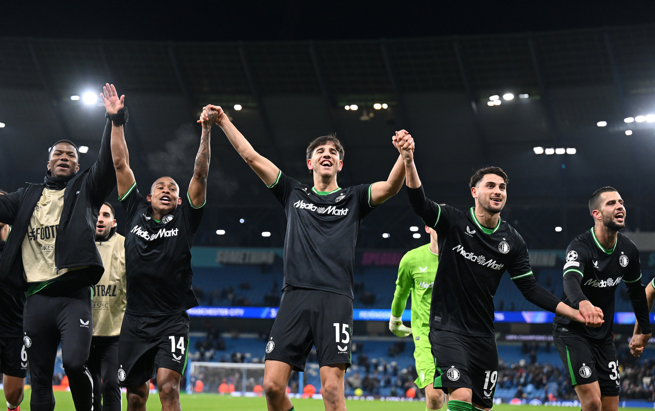 NOVEMBER 26: Facundo Gonzalez of Feynoord and teammates celebrate following a draw in the UEFA Champions League 2024/25 League Phase MD5 match between Manchester City and Feyenoord at City of Manchester Stadium on November 26, 2024 in Manchester, England. (Photo by Michael Regan/Getty Images)