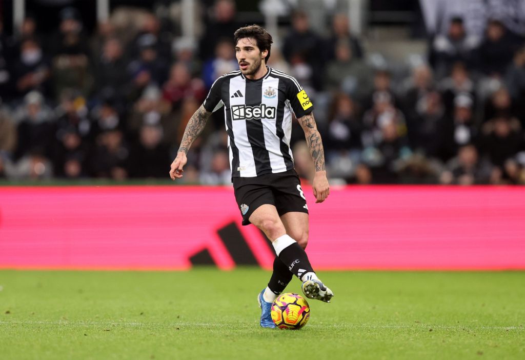 Picture tonali and newcastle fans show mutual love on boxing day