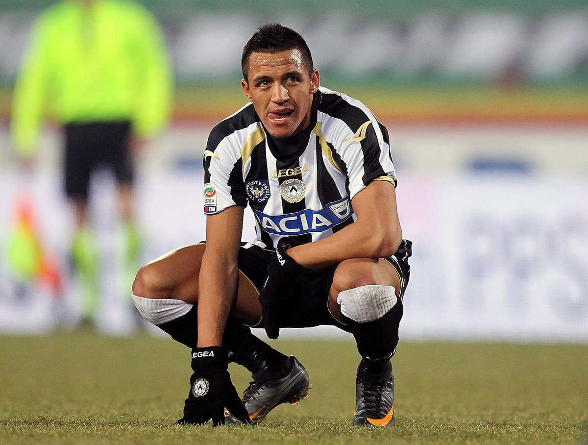 Alexis Sanchez de l'Udinese Calcio réagit lors du match de Serie A entre l'Udinese Calcio et l'UC Sampdoria au Stadio Friuli le 5 février 2011 à Udine, en Italie. (Photo de Gabriele Maltinti/Getty Images)