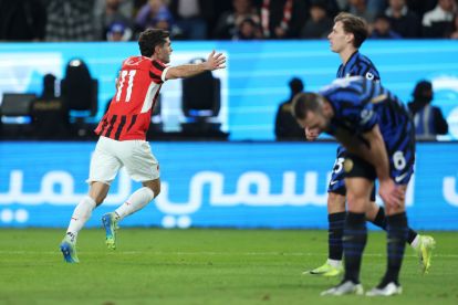 RIYADH, SAUDI ARABIA - JANUARY 06: Christian Pulisic of AC Milan celebrates scoring his team's second goal during the Italian Super Cup Final between FC Internazionale and AC Milan at Kingdom Arena on January 06, 2025 in Riyadh, Saudi Arabia. (Photo by Yasser Bakhsh/Getty Images)