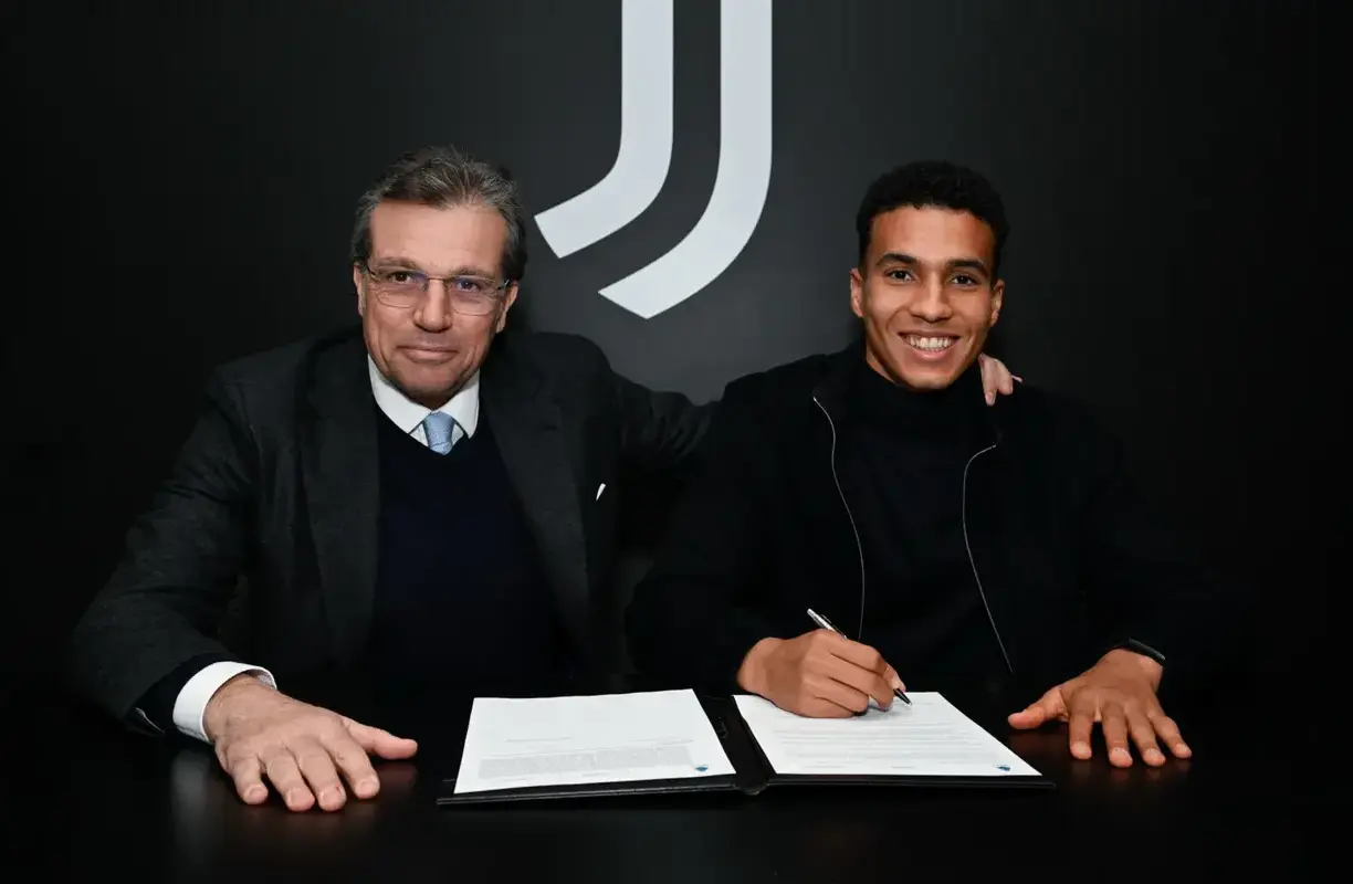 Officiel : la Juventus recrute Alberto Costa du Vitoria SC (Photo via www.juventus.com)