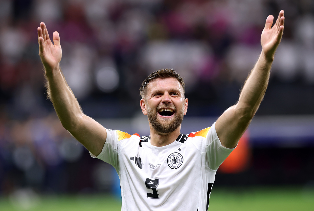Niclas Fuellkrug of Germany celebrates as he acknowledges the fans after the UEFA EURO 2024 group stage match between Switzerland and Germany at Frankfurt Arena on June 23, 2024 in Frankfurt am Main, Germany. (Photo by Alexander Hassenstein/Getty Images)