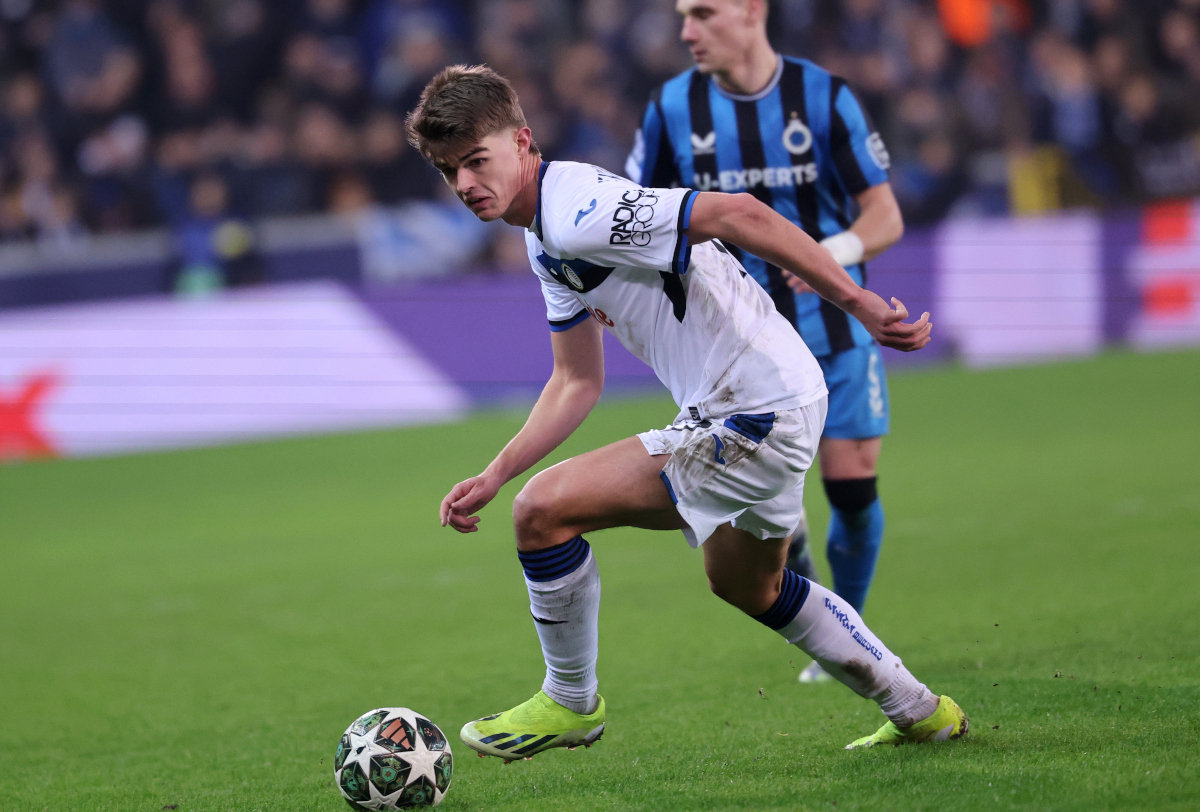 epa11891474 Charles De Ketelaere of Atalanta in action during the UEFA Champions League knockout phase play-offs 1st leg match between Club Brugge KV and Atalanta BC, in Bruges, Belgium, 12 February 2025. EPA-EFE/OLIVIER MATTHYS