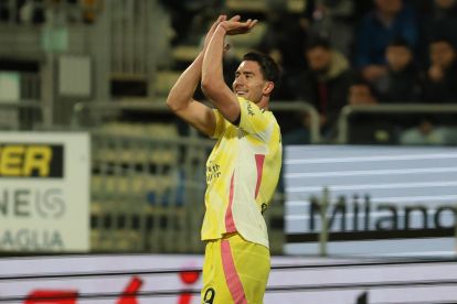 epa11919530 Dusan Vlahovic dari Juventus melakukan selebrasi usai mencetak gol 0-1 pada laga sepak bola Serie A Italia Cagliari Calcio melawan Juventus FC, di Cagliari, Italia, 23 Februari 2025. EPA-EFE/FABIO MURRU