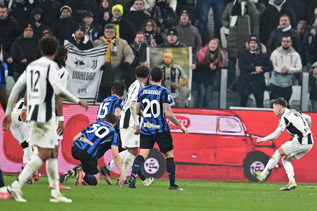 epa11902026 Juventus' Francisco Conceicao scores the opening goal during the Italian Serie A soccer match Juventus FC vs Inter FC at the Allianz Stadium in Turin, Italy, 16 February 2025. EPA-EFE/ALESSANDRO DI MARCO