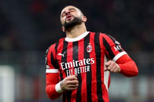 MILAN, ITALY - FEBRUARY 18: Kyle Walker of AC Milan reacts during the 2024/25 UEFA Champions League Second Round match between AC Milan and Feyenoord at San Siro Stadium on February 18, 2025 in Milan, Italy. (Photo by Marco Luzzani/Getty Images)