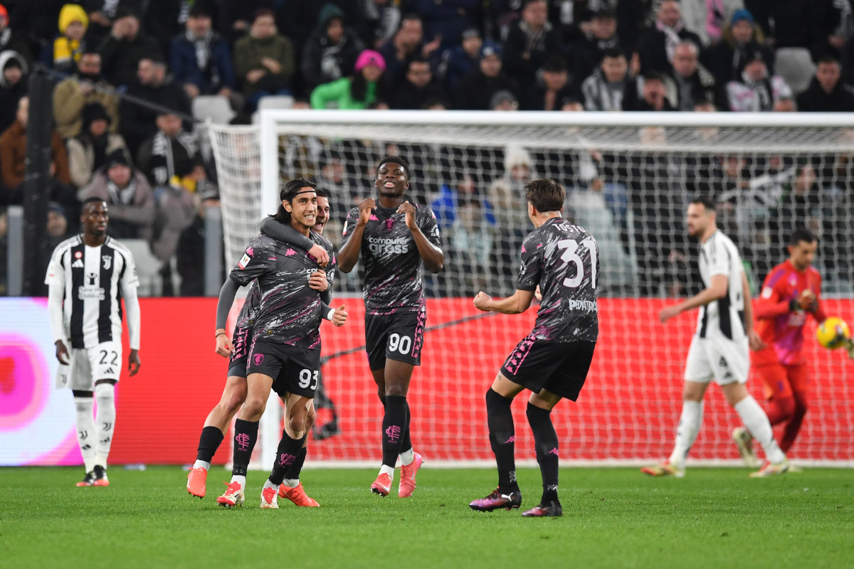 TURIN, ITALY - FEBRUARY 26: Youssef Maleh of Empoli celebrates scoring his team's first goal with teammates during the Coppa Italia Quarter Final match between Juventus FC and Empoli FC at Allianz Stadium on February 26, 2025 in Turin, Italy. (Photo by Valerio Pennicino/Getty Images)