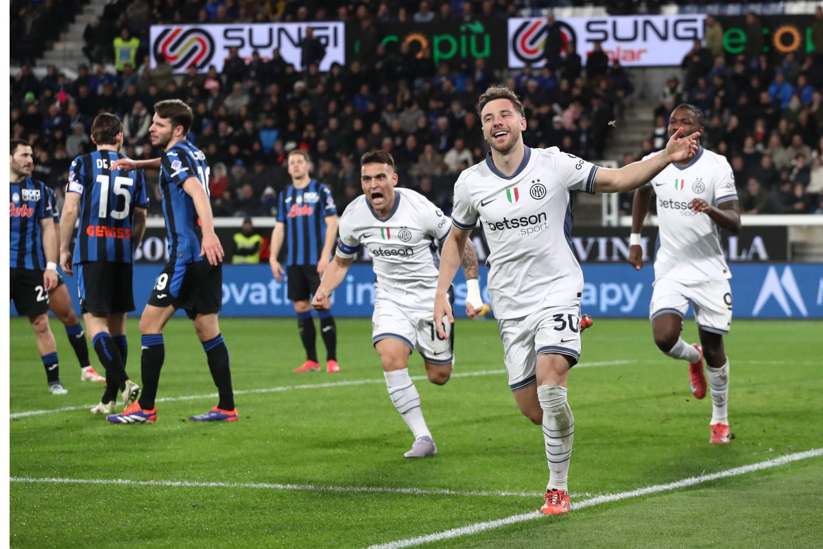 BERGAMO, ITALY - MARCH 16: Carlos Augusto of FC Internazionale celebrates scoring his team's first goal during the Serie A match between Atalanta and FC Internazionale at Gewiss Stadium on March 16, 2025 in Bergamo, Italy. (Photo by Marco Luzzani/Getty Images)