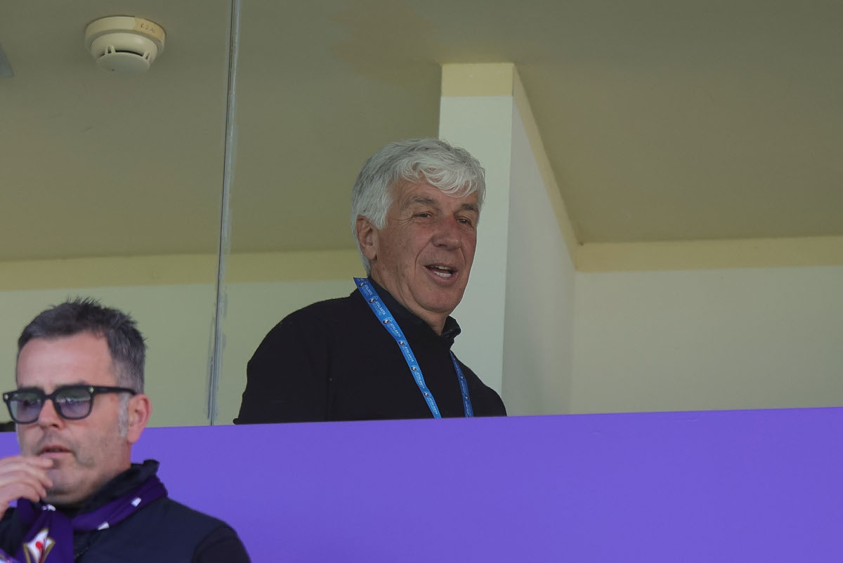 FLORENCE, ITALY - MARCH 30: Gian Piero Gasperini manager of Atalanta BC looks on during the Serie A match between Fiorentina and Atalanta at Stadio Artemio Franchi on March 30, 2025 in Florence, Italy. (Photo by Gabriele Maltinti/Getty Images)