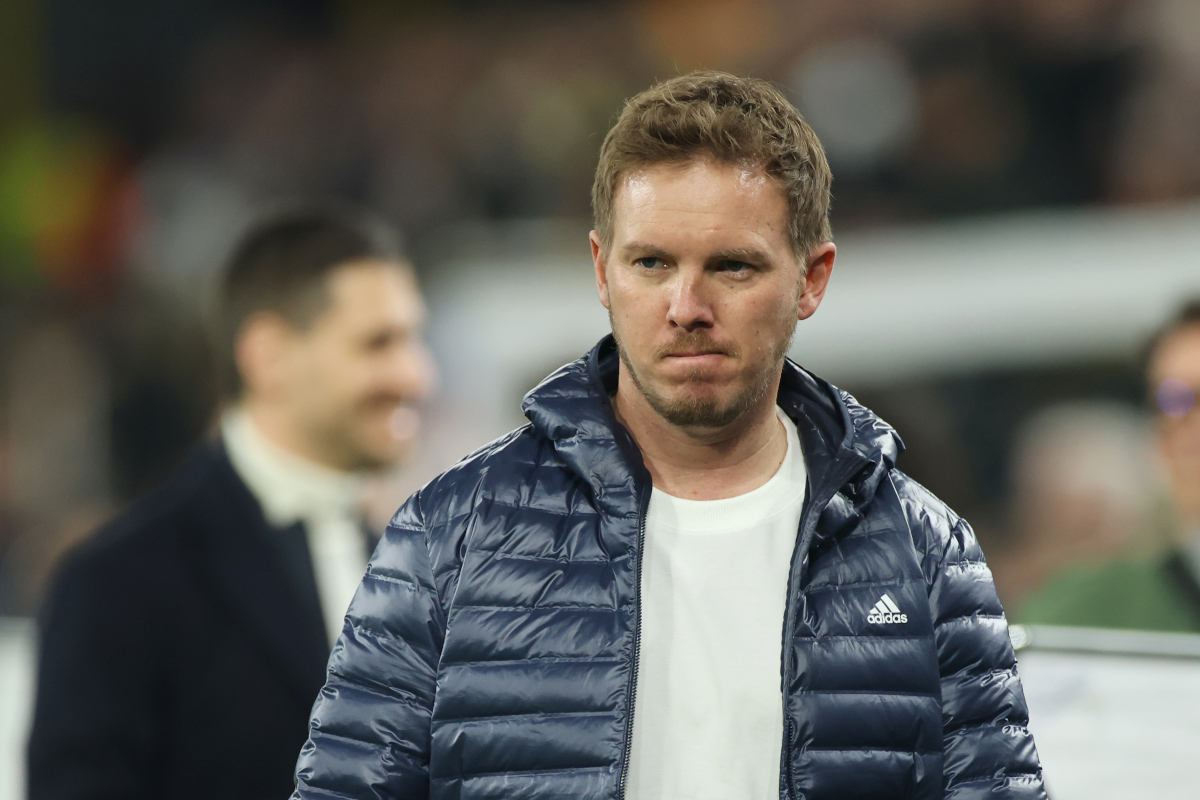 DORTMUND, ALEMANHA - 23 DE MARÇO: O técnico da Alemanha, Julian Nagelsmann, observa antes da segunda partida das quartas de final da Liga das Nações da UEFA entre Alemanha e Itália, no Estádio de Futebol de Dortmund, em 23 de março de 2025, em Dortmund, Alemanha. (Foto de Alex Grimm/Getty Images)