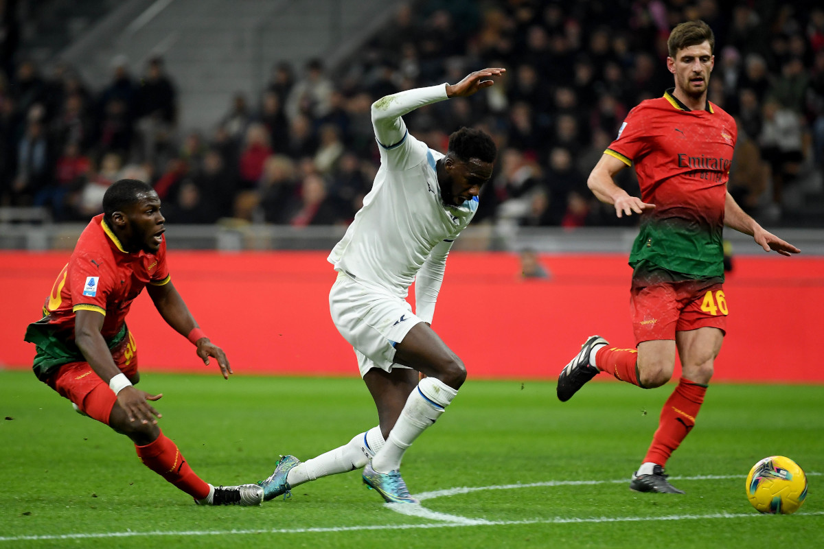 MILAN, ITALY - MARCH 02: Boulaye Dia of SS Lazio compete for the ball with Yunus Musah of Ac Milan during the Serie match between Milan and Lazio at Stadio Giuseppe Meazza on March 02, 2025 in Milan, Italy. (Photo by Marco Rosi - SS Lazio/Getty Images)