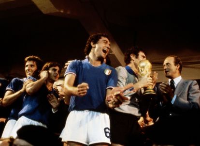 Клаудио Джентиле празднует победу Италии на Чемпионате мира 1982 года