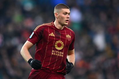 Udine, Italia - 26 Januari: Artem Dovbyk dari As Roma melihat selama pertandingan Serie A antara Udinese dan As Roma di Stadio Friuli pada 26 Januari 2025 di Udine, Italia. (Foto oleh Alessandro Sabattini/Getty Images)