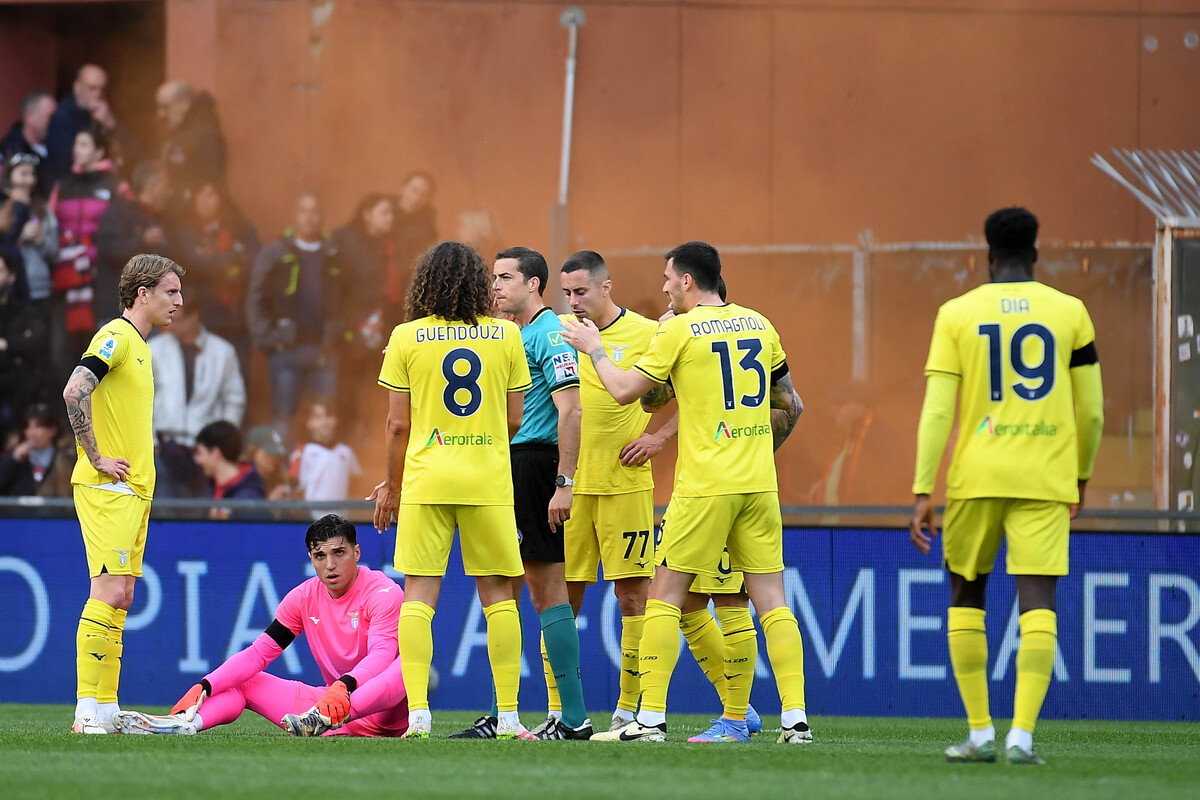 GENOA, ITALY - APRIL 23: The match is suspended after Genoa fans threw objects at Christos Mandas of SS Lazio during the Serie match between Genoa and Lazio at Stadio Luigi Ferraris on April 23, 2025 in Genoa, Italy. (Photo by Marco Rosi - SS Lazio/Getty Images)