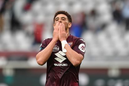 Turin, Italia - 23 April: Che Adams dari Torino merayakan gol pembuka selama pertandingan Serie A antara Torino dan Udinese di Stadio Olimpico di Torino pada 23 April 2025 di Turin, Italia. (Foto oleh Valerio Pennicino/Getty Images)