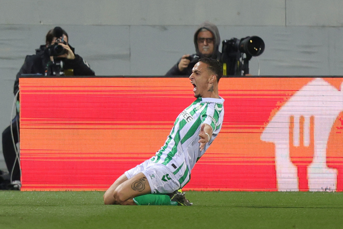 FLORENCE, ITALY - MAY 8: Antony dos Santos of Real Betis Belompie celebrates after scoring a goal during the UEFA Conference League 2024/25 Semi Final First Leg match between ACF Fiorentina and Real Betis Balompie at Artemio Franchi on May 8, 2025 in Florence, Italy. (Photo by Gabriele Maltinti/Getty Images)