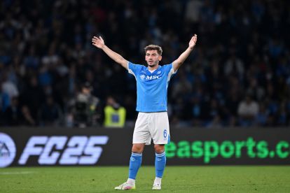 NAPLES, ITALY - MAY 11: Billy Gilmour of Napoli during the Serie A match between Napoli and Genoa at Stadio Diego Armando Maradona on May 11, 2025 in Naples, Italy. (Photo by Francesco Pecoraro/Getty Images)