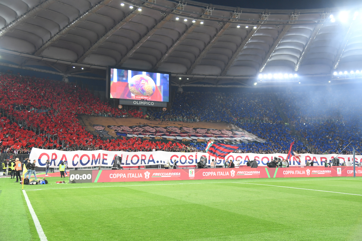 Rím, Taliansko - 14. mája: Všeobecný pohľad na štadióne alebo fanúšikovia Bologna v konečnom zápase Coppa Italia medzi AC Milio na štadióne Olimpico 14. mája 2055 v Ríme v Taliansku. (Foto: Marco Rosi / Getty Images)