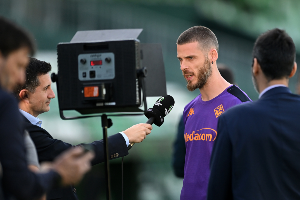 Fiorentina fight to keep De Gea after AS Monaco interest 1 SEVILLE, SPAIN - MAY 01: David De Gea of Fiorentina speaks to the media during an interview prior to the UEFA Conference League 2024/25 Semi Final First Leg match between Real Betis Balompie and ACF Fiorentina at Estadio Benito Villamarin on May 01, 2025 in Seville, Spain. (Photo by Denis Doyle/Getty Images)