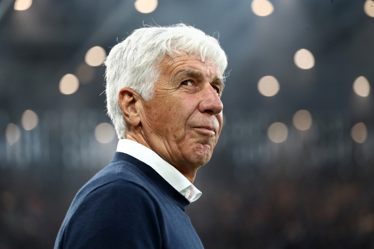 Bérgamo, Italia - 25 de mayo: Gian Piero Gasperini, entrenador en jefe de Atalanta, observa antes del partido de la Serie A entre Atalanta y Parma en el estadio Gewiss el 25 de mayo de 2025 en Bergamo, Italia. (Foto de Marco Luzzani/Getty Images)