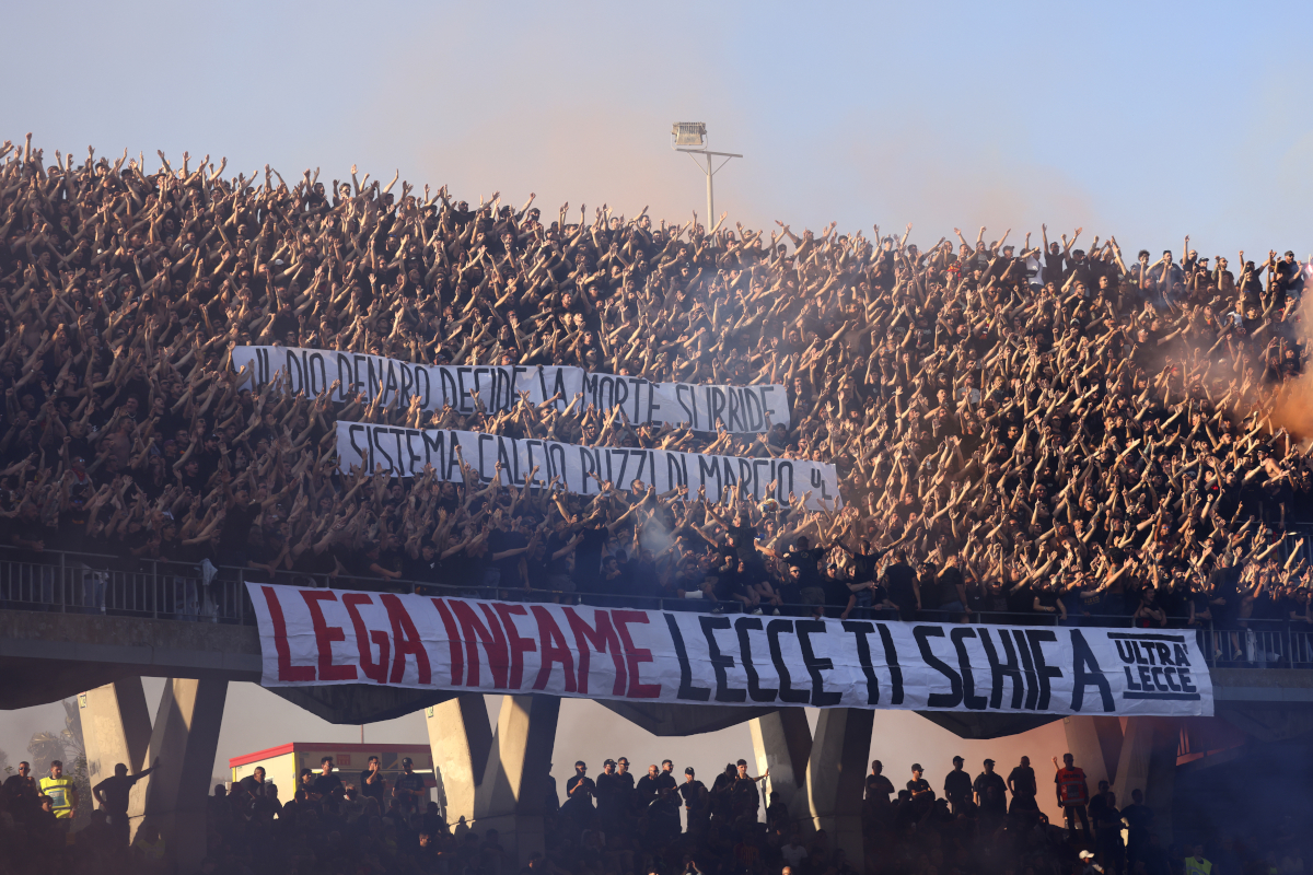 LECCE, ITALY - MAY 03: Supporters of Lecce during the Serie A match between Lecce and Napoli at Stadio Via del Mare on May 03, 2025 in Lecce, Italy. (Photo by Maurizio Lagana/Getty Images)