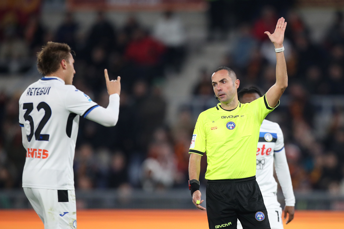 Guida AVAR for Inter vs. Lazio in Serie A Week 37 raises eyebrows after Napoli confession 1 ROME, ITALY - DECEMBER 02: Mateo Retegui of Atalanta (obscured) appeals to Match Referee, Marco Guida during the Serie A match between AS Roma and Atalanta at Stadio Olimpico on December 02, 2024 in Rome, Italy. (Photo by Paolo Bruno/Getty Images)