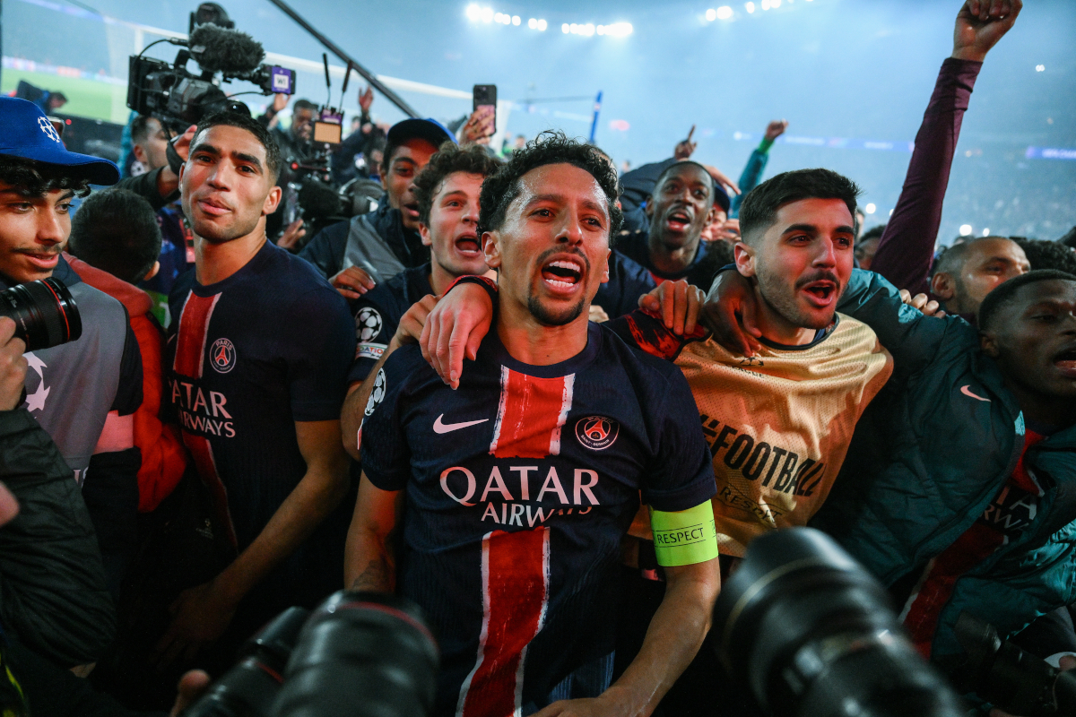 PARIS, FRANCE - MAY 07: Marquinhos of Paris Saint-Germain celebrates with team mates at full-time following the team's victory and subsequent progression into the final after the UEFA Champions League 2024/25 Semi Final Second Leg match between Paris Saint-Germain and Arsenal FC at Parc des Princes on May 07, 2025 in Paris, France. (Photo by David Ramos/Getty Images)