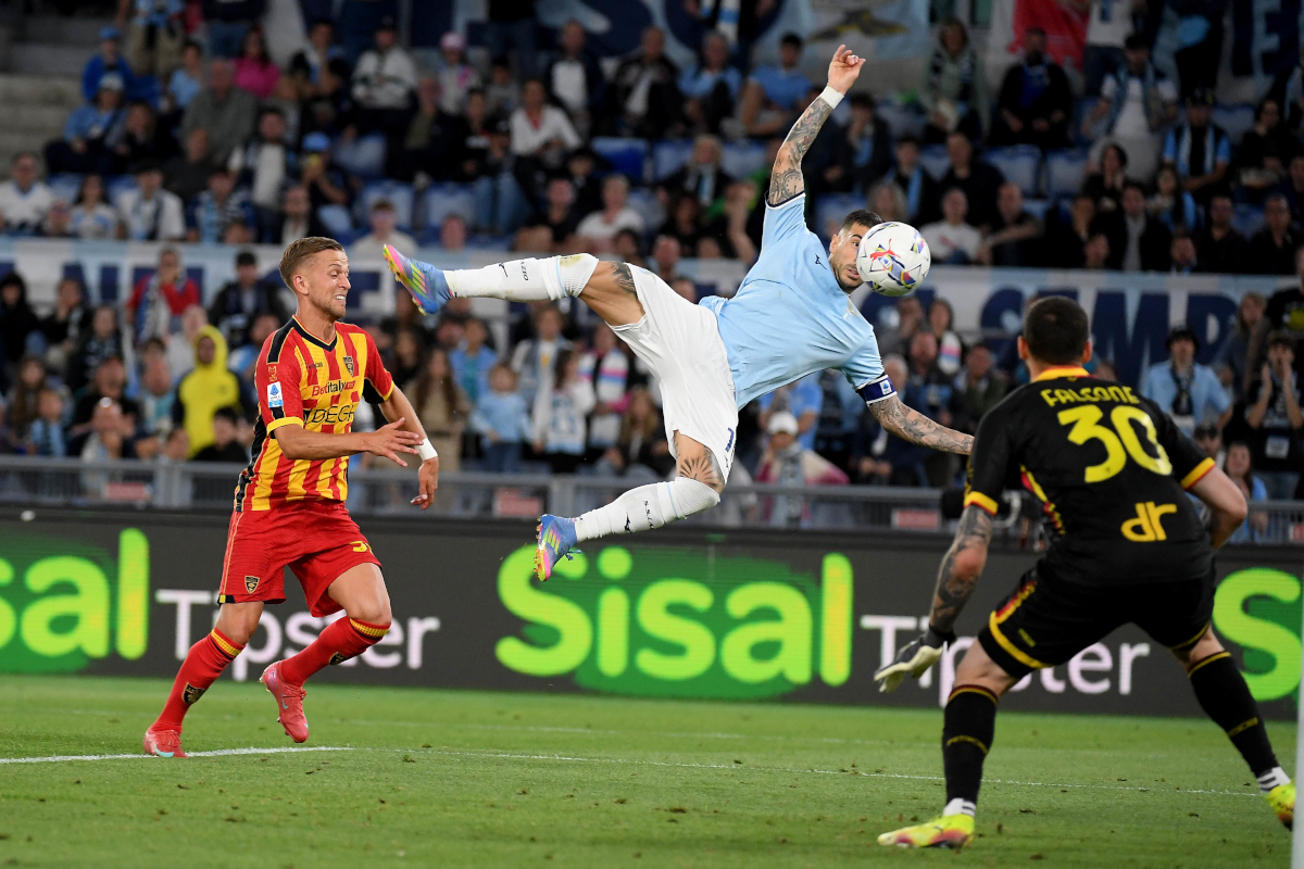 Roma, Italia - 25 de mayo: Mattia Zaccagni de SS Lazio en acción durante el partido de la Serie A entre Lazio y Lecce en Stadio Olimpico el 25 de mayo de 2025 en Roma, Italia. (Foto de Marco Rosi - SS Lazio/Getty Images)