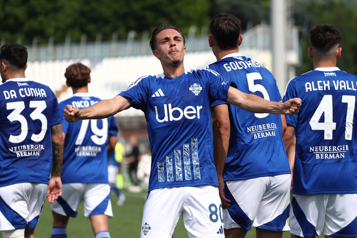 COMO, ITALY - MAY 10: Maxence Caqueret of Como 1907 celebrates after scoring their team's first goal during the Serie A match between Como 1907 and Cagliari Calcio at Stadio G. Sinigaglia on May 10, 2025 in Como, Italy. (Photo by Marco Luzzani/Getty Images)
