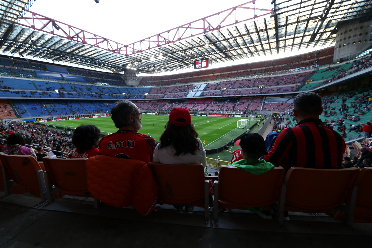 Milán, Italia - 24 de mayo: Vista general dentro del estadio antes del partido de la Serie A entre el AC Milán y Monza en Stadio Giuseppe Meazsa el 24 de mayo de 2025 en Milán, Italia. (Foto de Marco Luzzani/Getty Images)