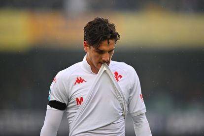 Verona, Italia - Febrargy 23: Nicolo Zaniolo dari Fiorentina bereaksi selama pertandingan Serie A Bethaeen Verona dan Fiorentina di Marcantonio Bentegodi pada 23 Februari 2025 di Verona, Italia. (Foto oleh Alessandro Sabattini/Getty Images)