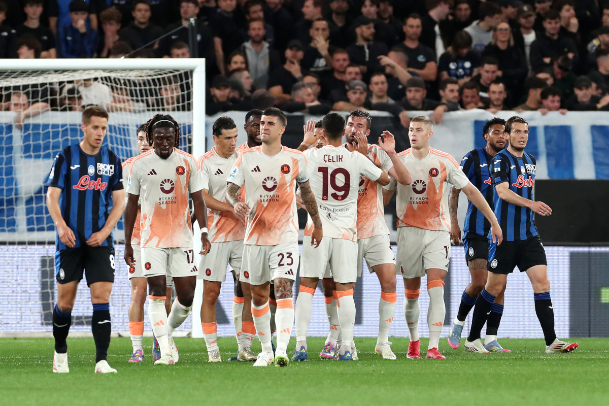 BERGAMO, ITALY - MAY 12: Bryan Cristante of AS Roma celebrates scoring his team's first goal with team mates during the Serie A match between Atalanta and AS Roma at Gewiss Stadium on May 12, 2025 in Bergamo, Italy. (Photo by Marco Luzzani/Getty Images)