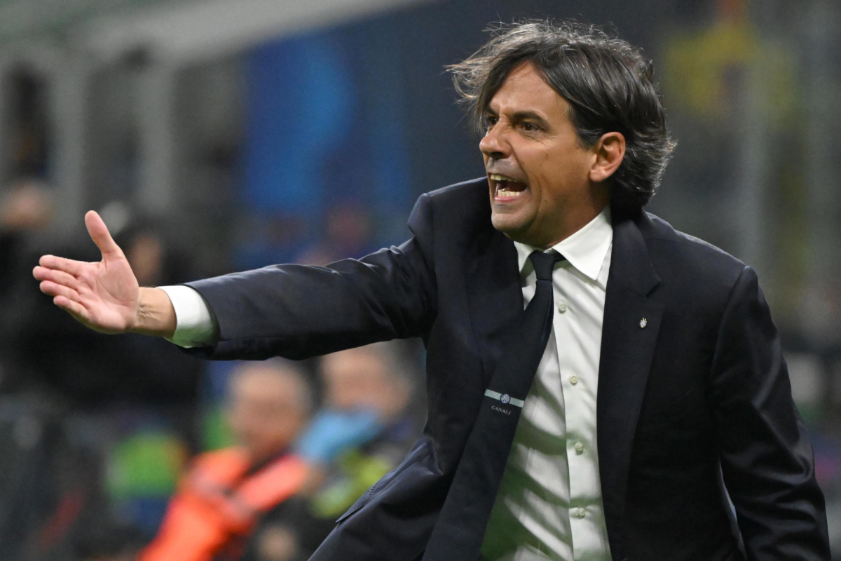 EPA12078723 El entrenador en jefe del Inter de Milán, Simone Inzaghi, hace gestos, ya que da instrucciones durante el partido de accesorios de segunda etapa de la segunda etapa de la Liga de Campeones de la UEFA entre el Inter de Milán y el FC Barcelona, en Milán, Italia, 06 de mayo de 2025. Epa-Efe/Daniel Dal Zennaro