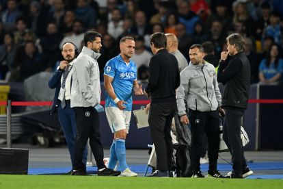 NAPLES, ITALY - MAY 11: Stanislav Lobotka of Napoli is injured during the Serie A match between Napoli and Genoa at Stadio Diego Armando Maradona on May 11, 2025 in Naples, Italy. (Photo by Francesco Pecoraro/Getty Images)