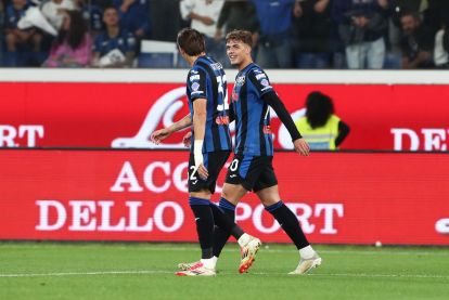BERGAMO, ITALY - MAY 25: Daniel Maldini of Atalanta celebrates scoring his team's second goal with teammate Mateo Retegui of Atalanta during the Serie A match between Atalanta and Parma at Gewiss Stadium on May 25, 2025 in Bergamo, Italy. (Photo by Marco Luzzani/Getty Images)