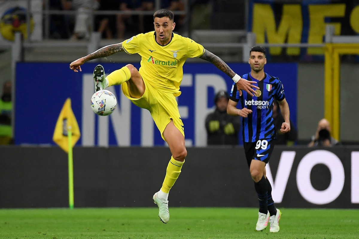 MILAN, ITALY - MAY 18: Matias Vecino of SS Lazio controls the ball during the Serie match between Inter and Lazio at Stadio Giuseppe Meazza on May 18, 2025 in Milan, Italy. (Photo by Marco Rosi - SS Lazio/Getty Images)