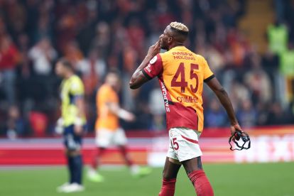 ISTANBUL, TURKEY - FEBRUARY 23: Victor Osimhen of Galatasaray gestures during the Turkish Super League match between Galatasaray and Fenerbahce at Rams Park Stadium on February 23, 2025 in Istanbul, Turkey. (Photo by Ahmad Mora/Getty Images)