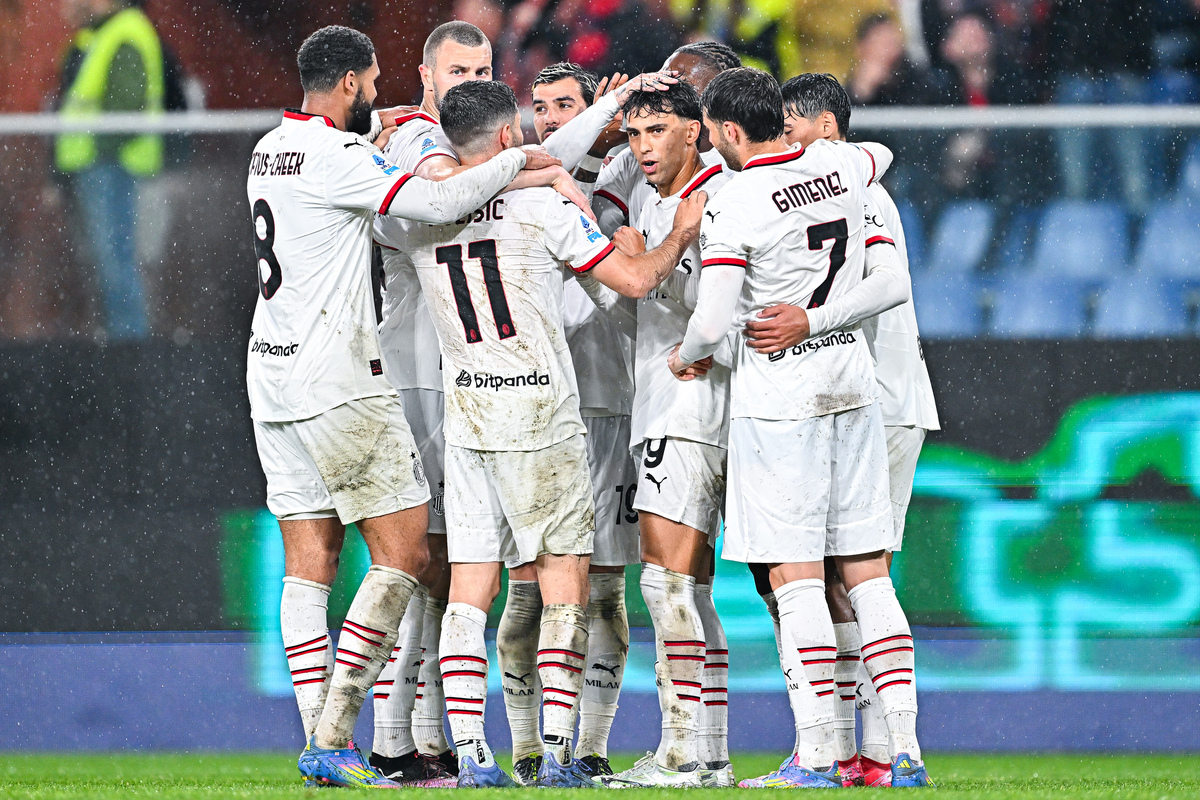 Genoa, Taliansko - 5. mája: Milanské hráči Centrum pre Morten Frendrup z majetku medzi Janovou a AC Milánom na úrovniach štadióna 5. mája 2025 v Taliansku v Janove. (Foto: Obrázky Simone Arveda / Getty)