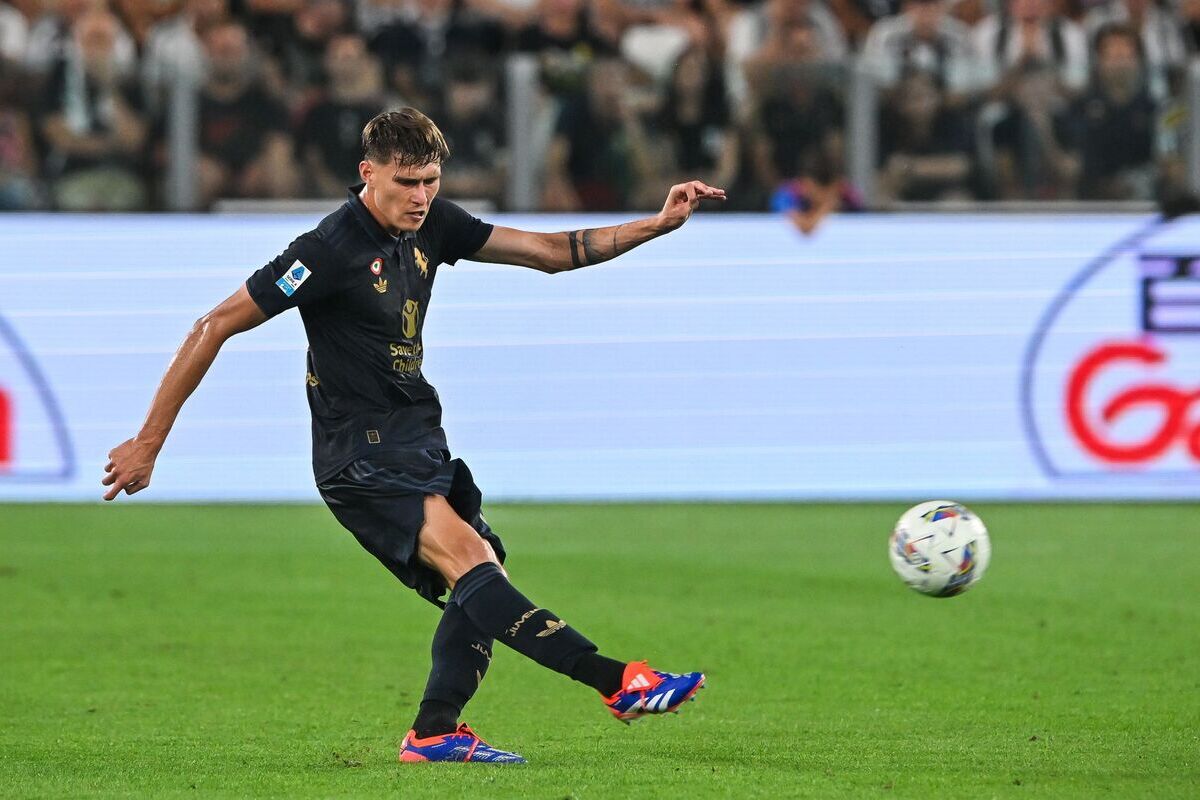 TURIN, ITALY - SEPTEMBER 01: Nicolo Savona of Juventus during the Serie A match between Juventus and AS Roma at on September 01, 2024 in Turin, Italy. (Photo by Chris Ricco/Getty Images)