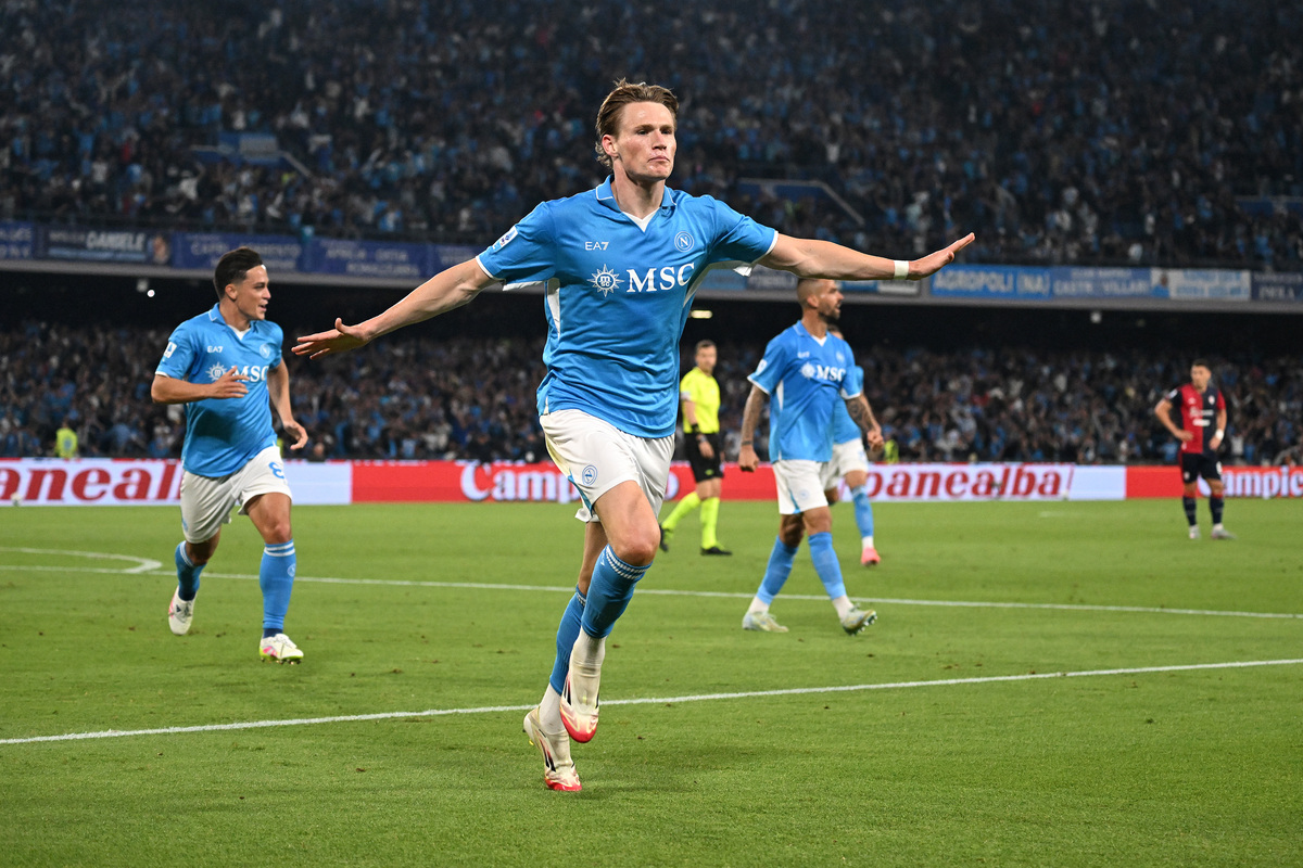 Scott McTominay of Napoli celebrates a goal.
