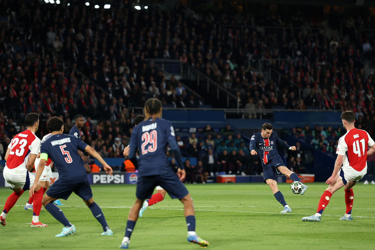 PARIS, FRANCE - MAY 07: Fabian Ruiz of Paris Saint-Germain scores his team's first goal during the UEFA Champions League 2024/25 Semi Final Second Leg match between Paris Saint-Germain and Arsenal FC at Parc des Princes on May 07, 2025 in Paris, France. (Photo by Richard Heathcote/Getty Images)
