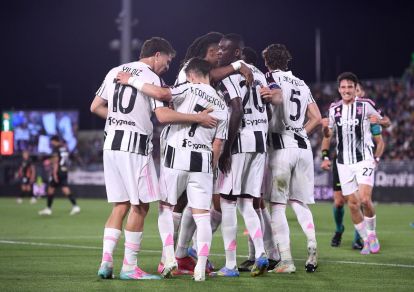 VENICE, ITALY - MAY 25: Randal Kolo Muani of Juventus celebrates scoring his team's second goal with teammates during the Serie A match between Venezia and Juventus at Stadio Pier Luigi Penzo on May 25, 2025 in Venice, Italy. (Photo by Alessandro Sabattini/Getty Images)