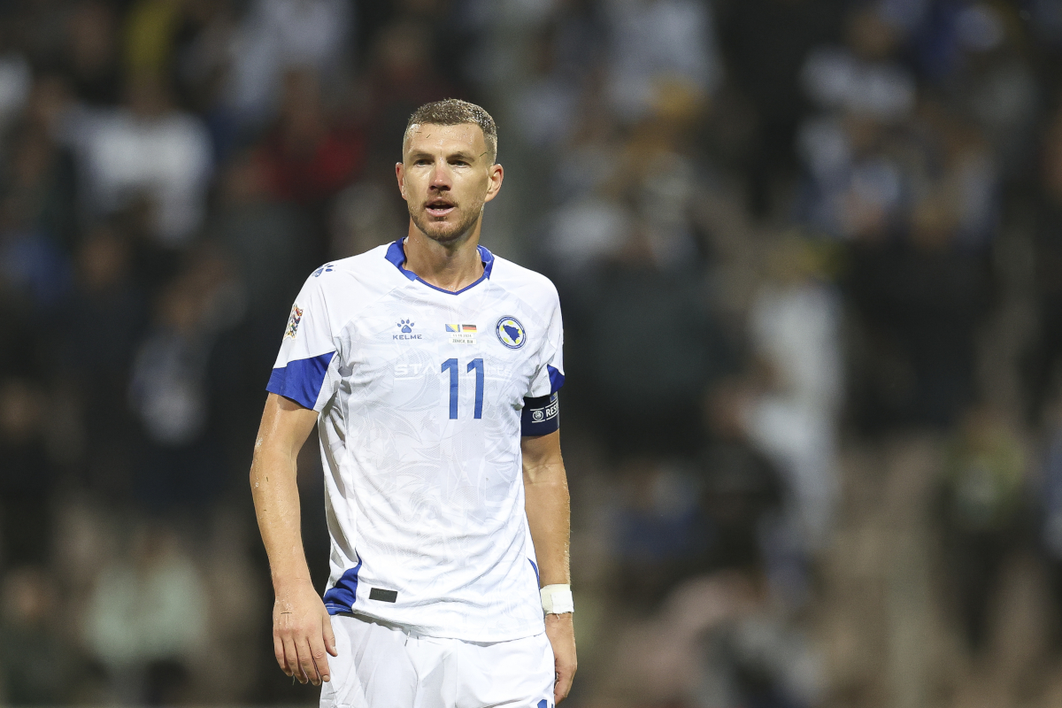 ZENİKA, BOSNA HERSEK - 11 EKİM: Bosna-Hersek'ten Edin Dzeko, 11 Ekim 2024'te Bosna-Hersek'in Zenica kentinde oynanan UEFA Uluslar Ligi 2024/25 Ligi A Grubu A3 maçında Bosna-Hersek ile Almanya arasında tepki gösterdi. (Fotoğraf: Maja Hitij/Getty Images)