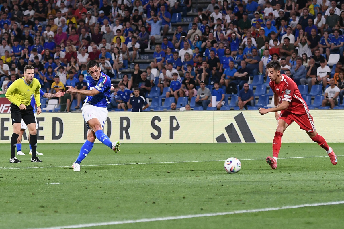 Giacomo Raspadori of Italy scores the opening goal during the FIFA 2026 Qualifier between Italy and Moldova at Mapei Stadium - Citta' del Tricolore on June 09, 2025 in Reggio nell'Emilia, Italy. (Photo by Alessandro Sabattini/Getty Images)