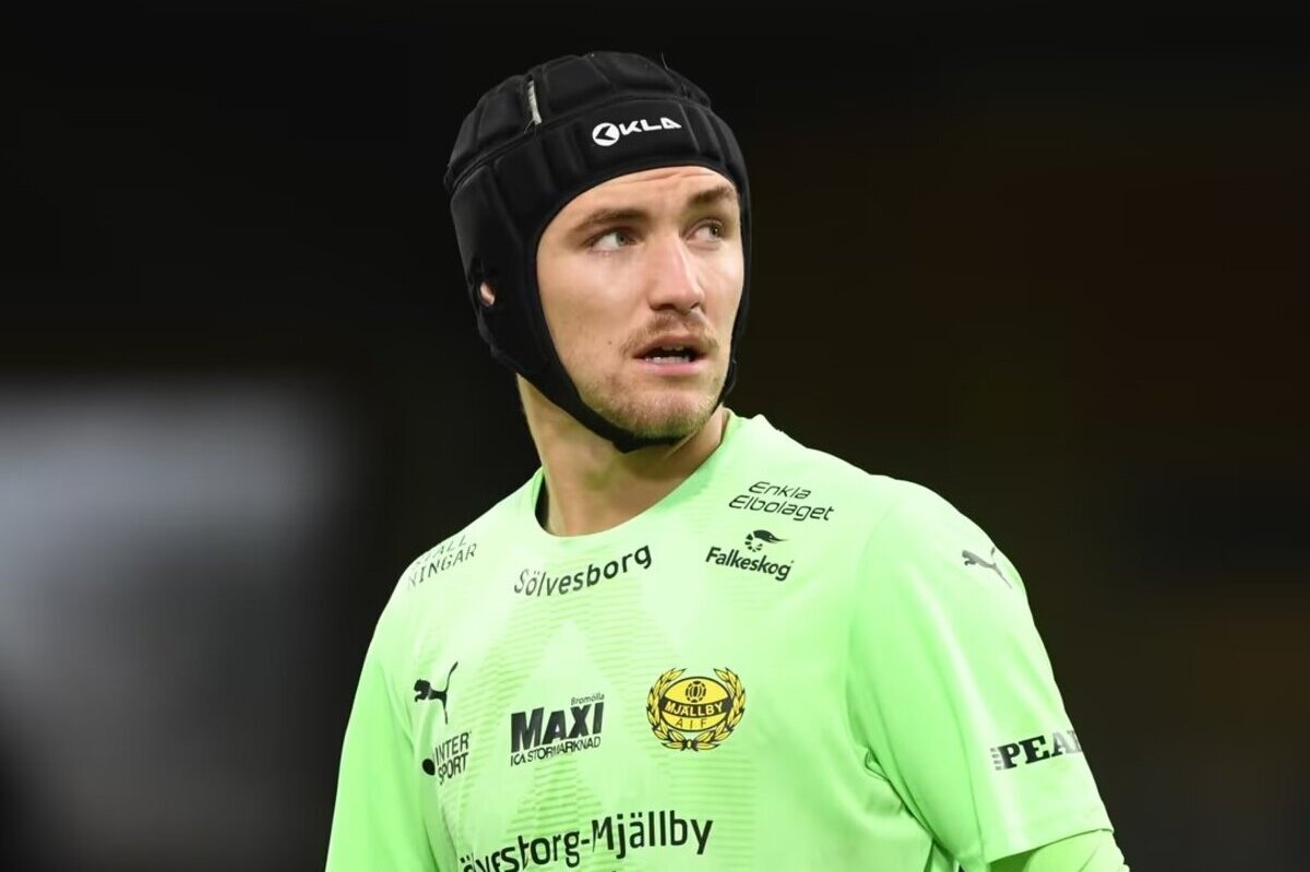 three-serie-a-sides-can-rival-leeds-and-charlton-to-mj-llby-goalkeeper