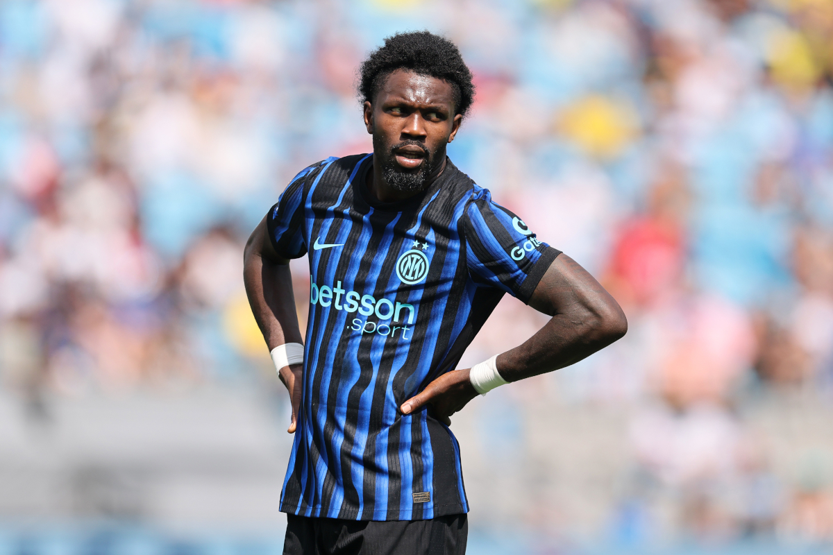 Charlotte, Carolina del Norte - 30 de junio: Marcus Thuram #9 del FC Internalionale Milano observa durante la FIFA Club World Cup 2025 Ronda de 16 Match entre FC Internalionale Milano y Fluminense FC en el Bank of America Stadium el 30 de junio de 2025 en Charlotte, Carolina del Norte. (Foto de Michael Reaves/Getty Images)