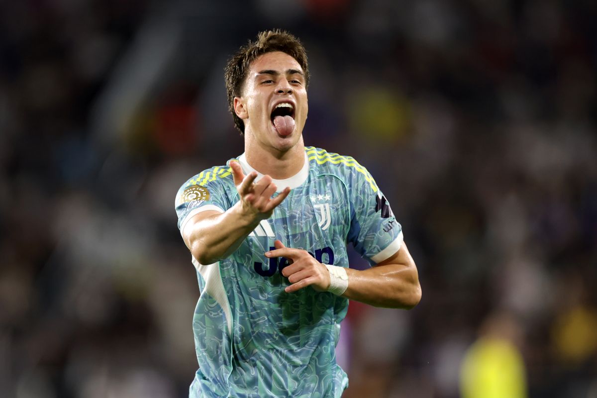 WASHINGTON, DC - JUNE 18: Kenan Yildiz #10 of Juventus FC celebrates scoring his team's third goal during the FIFA Club World Cup 2025 group G match between Al Ain FC and Juventus FC at Audi Field on June 18, 2025 in Washington, DC. (Photo by Kevin C. Cox/Getty Images)